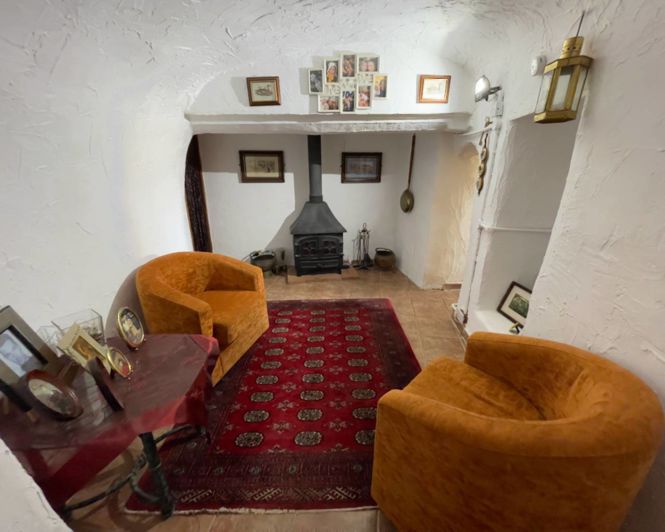 Image No.8-4 Bed Country Property for sale