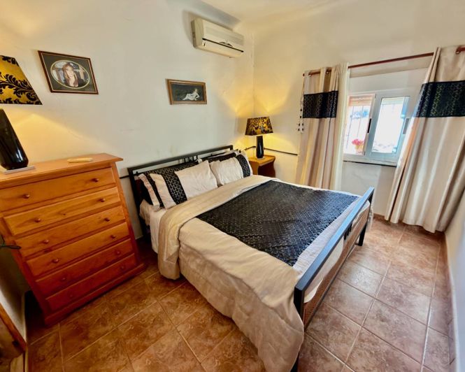 Image No.8-4 Bed Country Property for sale