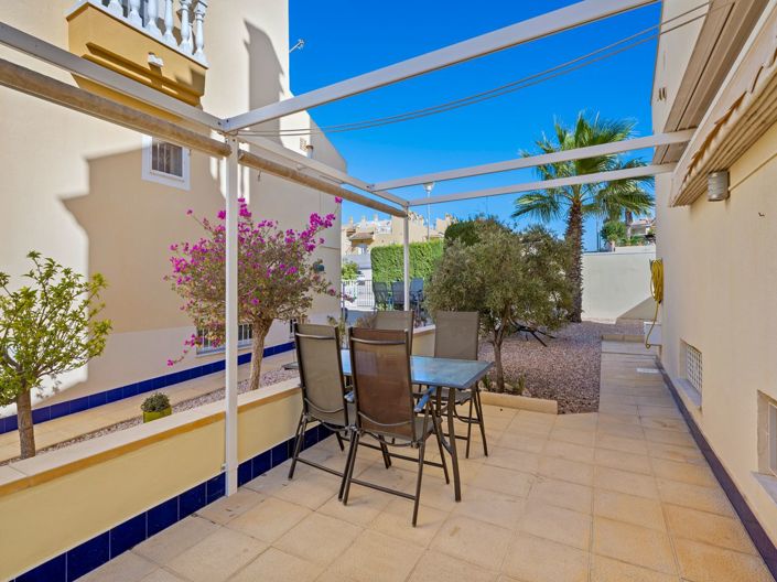 Image No.10-3 Bed Property for sale