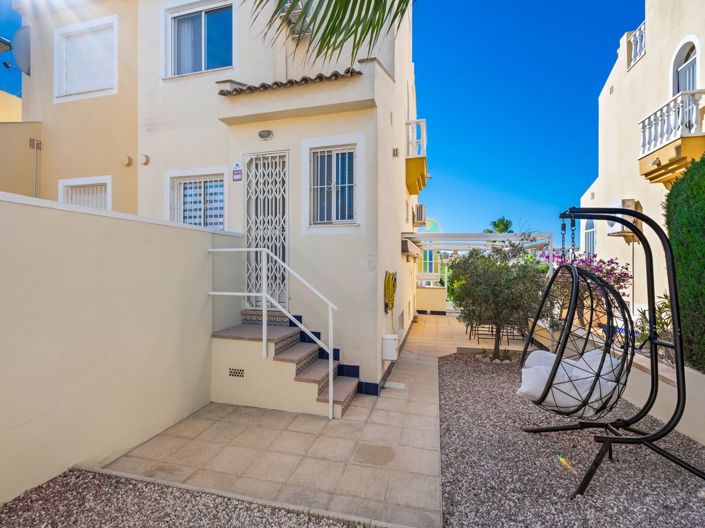 Image No.13-3 Bed Property for sale