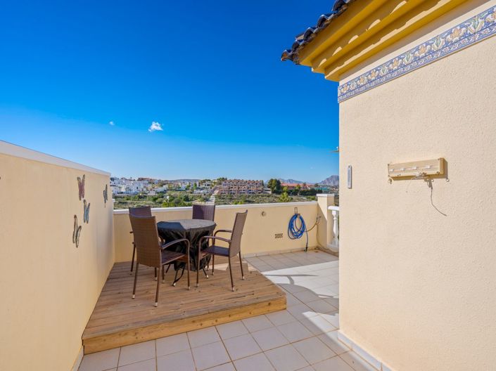 Image No.17-3 Bed Property for sale