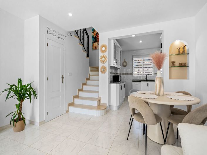 Image No.23-3 Bed Property for sale