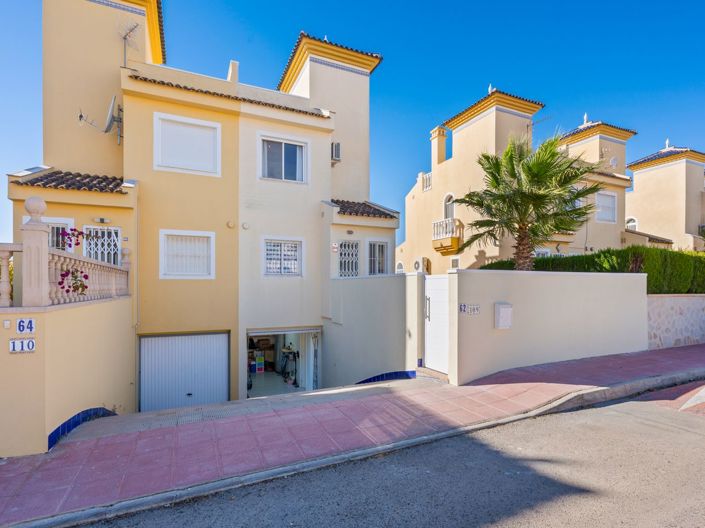 Image No.5-3 Bed Property for sale