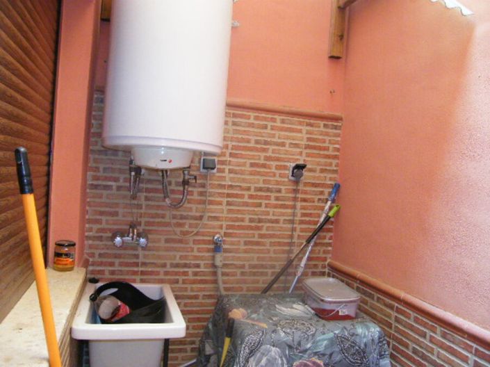 Image No.15-6 Bed Townhouse for sale