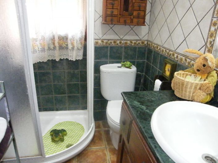 Image No.17-6 Bed Townhouse for sale