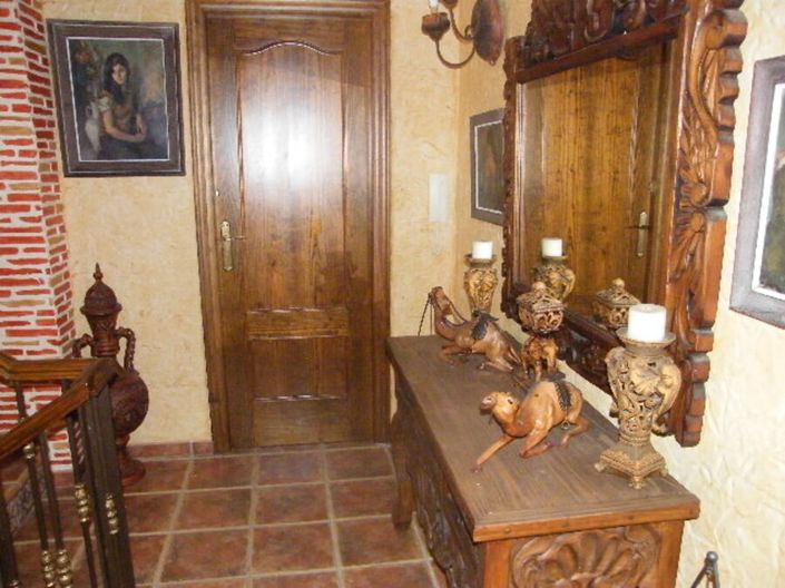 Image No.30-6 Bed Townhouse for sale