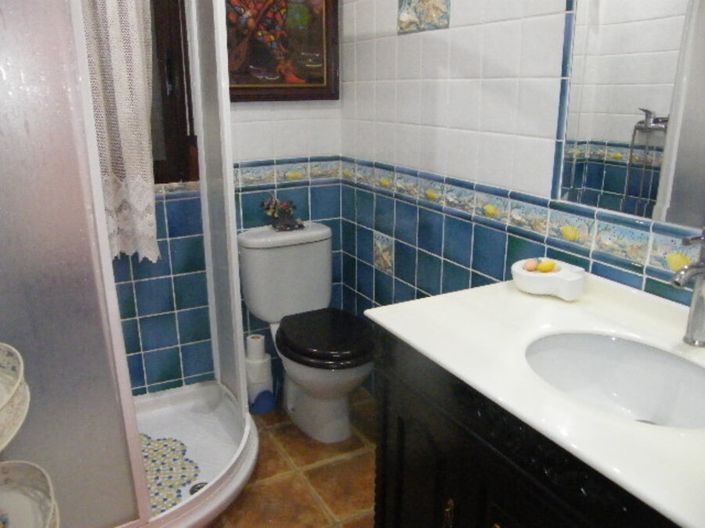 Image No.32-6 Bed Townhouse for sale