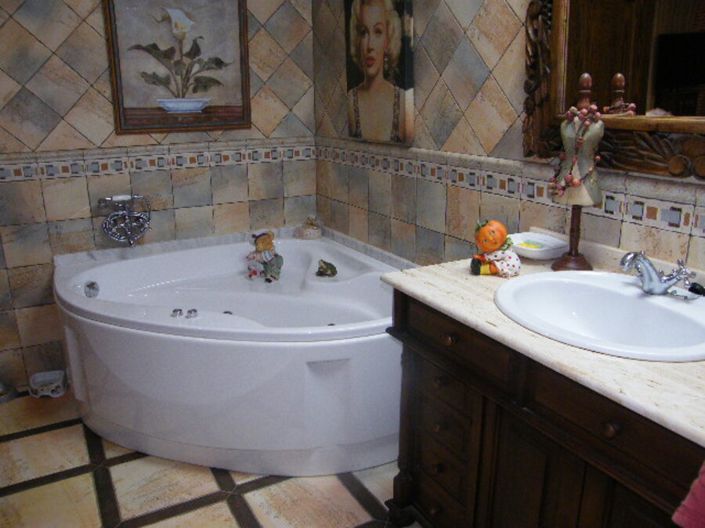 Image No.37-6 Bed Townhouse for sale