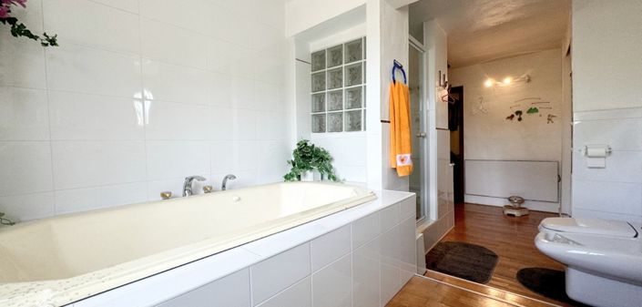 Image No.13-7 Bed Villa for sale