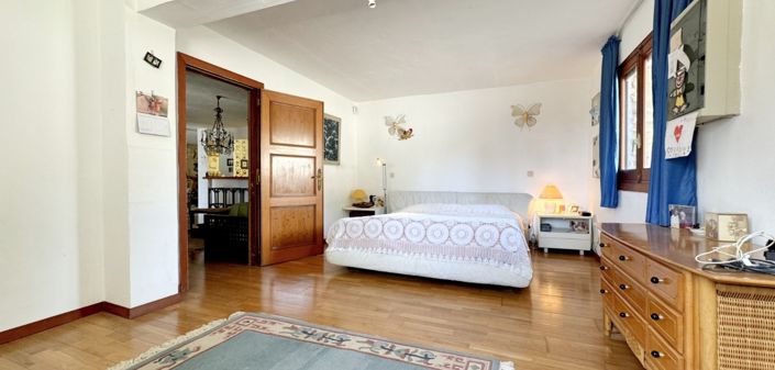 Image No.15-7 Bed Villa for sale