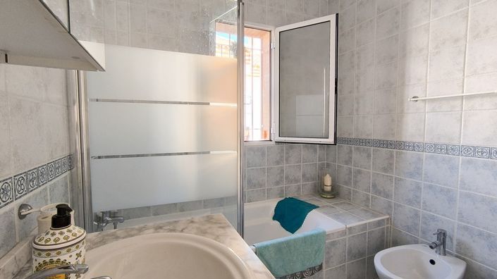 Image No.11-3 Bed Villa for sale