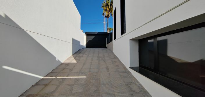 Image No.37-3 Bed Villa for sale