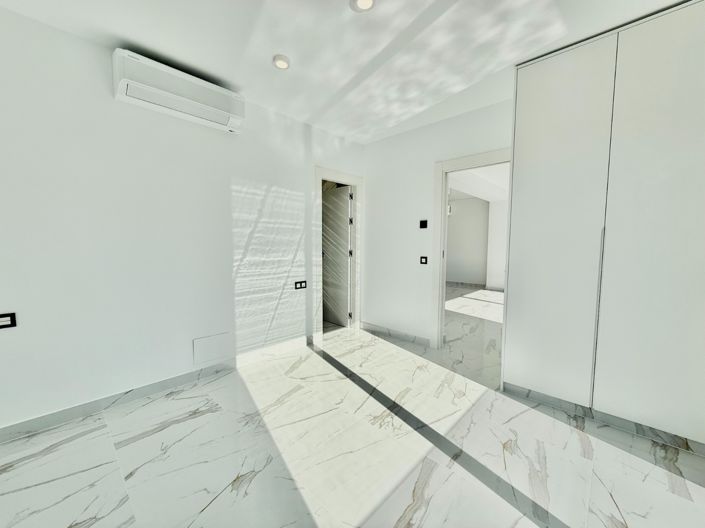 Image No.18-4 Bed Villa for sale