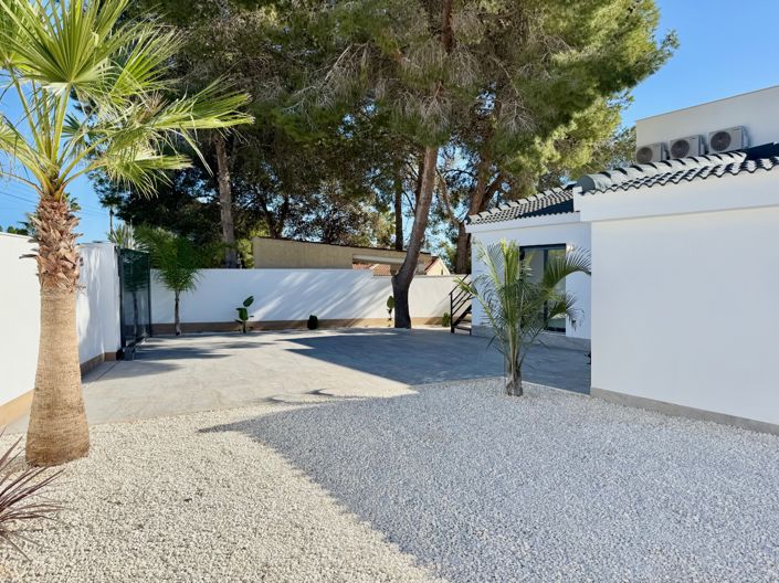 Image No.37-4 Bed Villa for sale