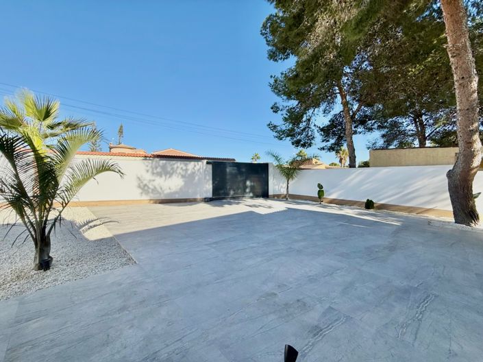 Image No.38-4 Bed Villa for sale