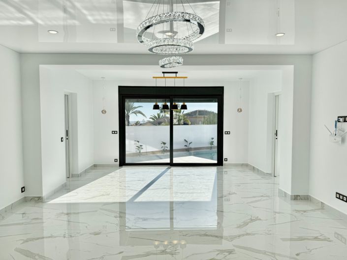 Image No.5-4 Bed Villa for sale