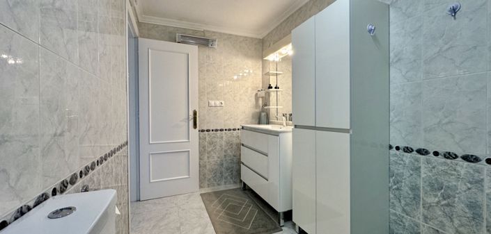 Image No.20-2 Bed Apartment for sale