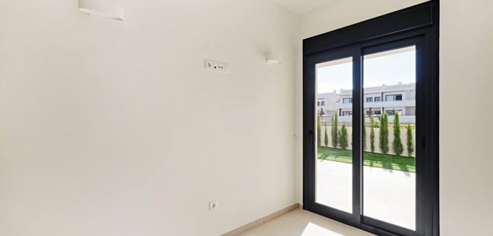 Image No.31-2 Bed Apartment for sale