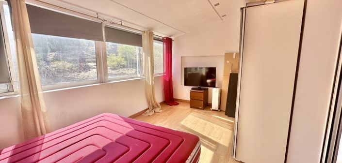 Image No.14-2 Bed Townhouse for sale