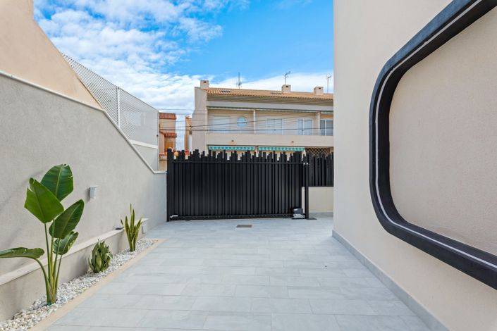 Image No.40-4 Bed Villa for sale