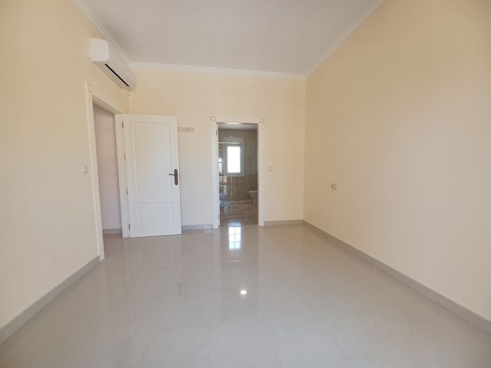 Image No.29-4 Bed Villa for sale