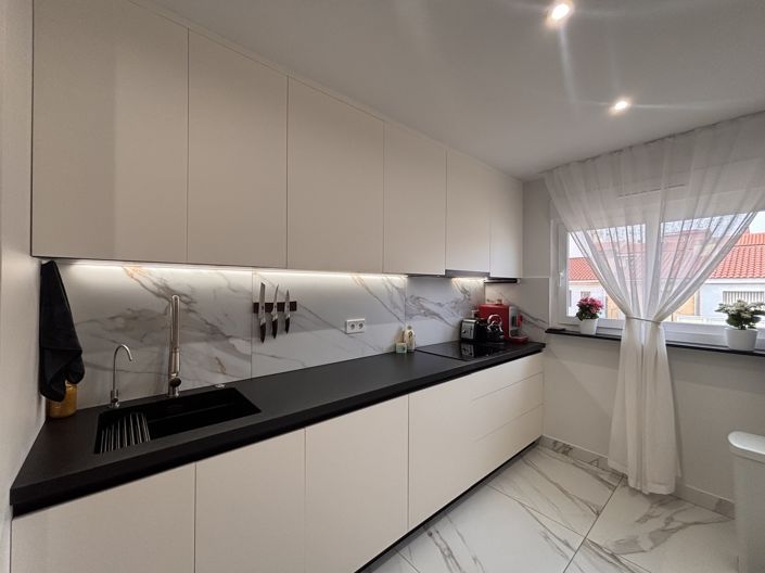 Image No.20-2 Bed Apartment for sale