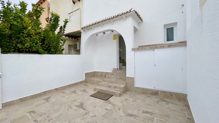 Image No.15-3 Bed Townhouse for sale