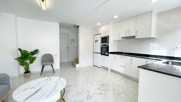 Image No.2-3 Bed Townhouse for sale