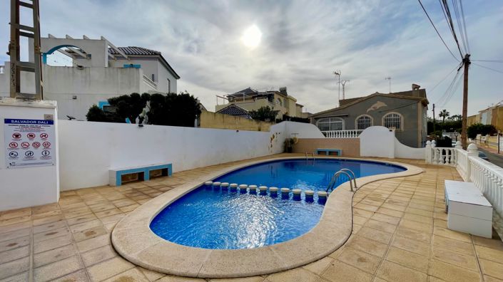 Image No.20-3 Bed Townhouse for sale