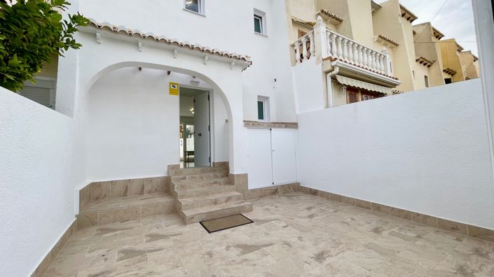 Image No.3-Maison de ville de 3 chambres à vendre à Torrevieja