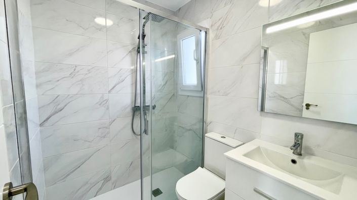 Image No.8-3 Bed Townhouse for sale