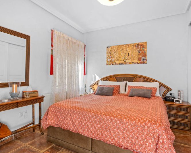 Image No.10-4 Bed Villa for sale