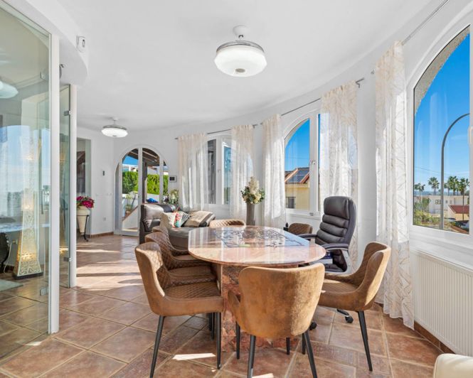 Image No.4-4 Bed Villa for sale