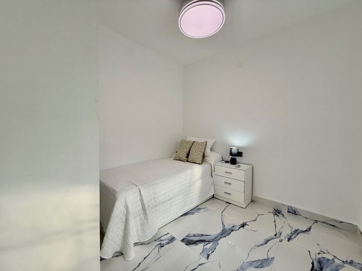 Image No.16-2 Bed Property for sale