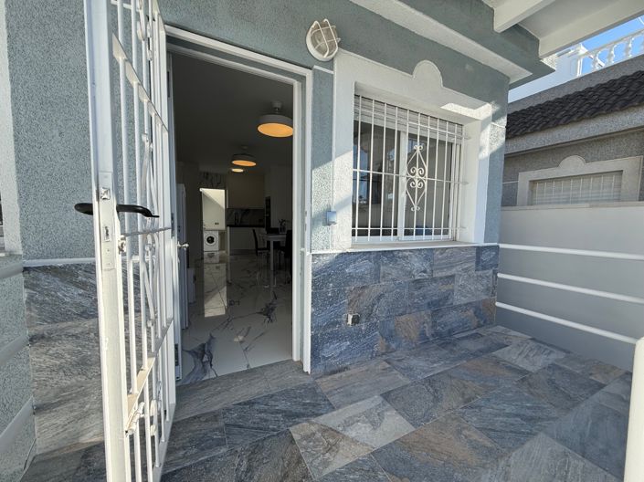 Image No.24-2 Bed Property for sale