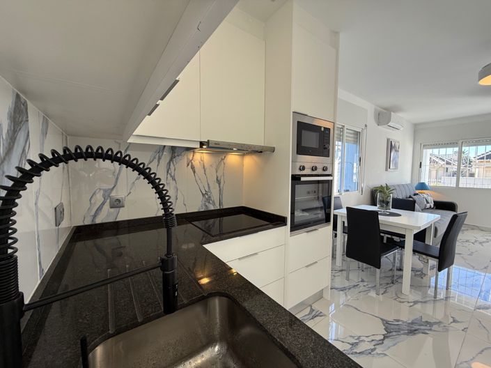 Image No.4-2 Bed Property for sale