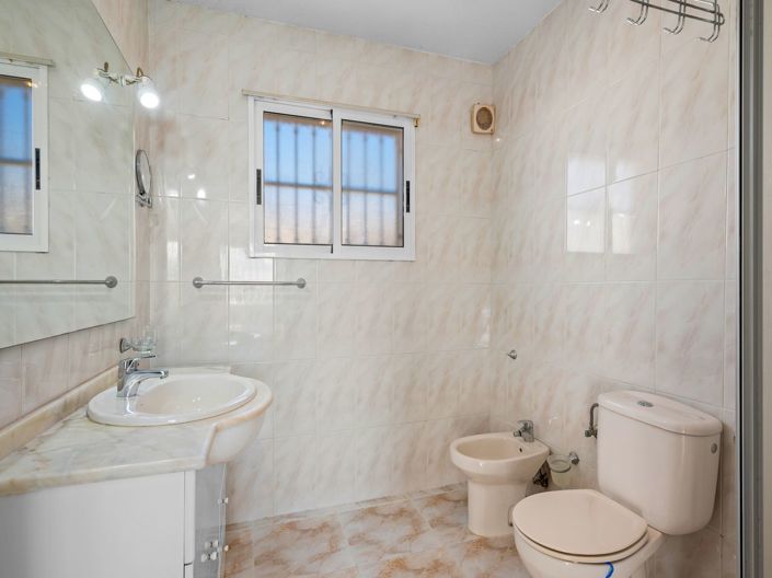 Image No.28-2 Bed Villa for sale