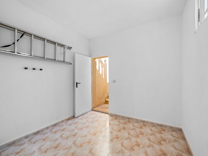 Image No.31-2 Bed Villa for sale