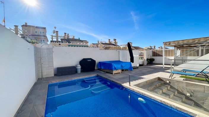 Image No.2-3 Bed Villa for sale