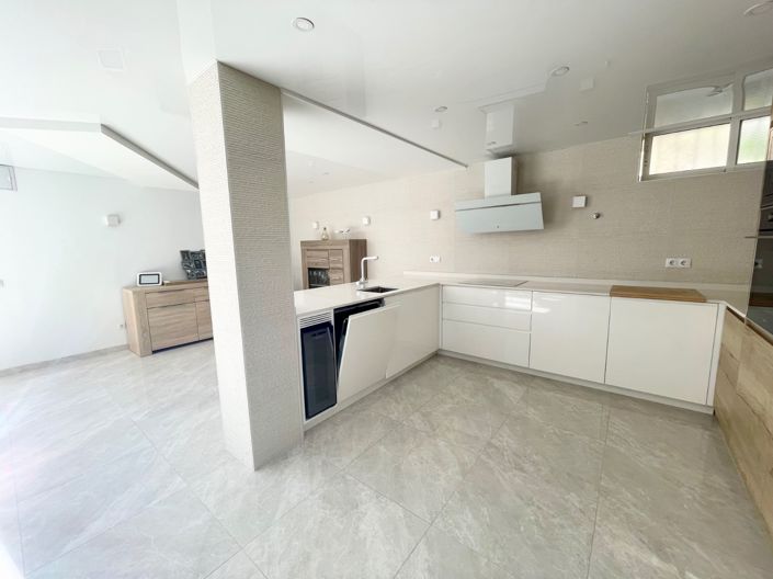 Image No.6-3 Bed Villa for sale