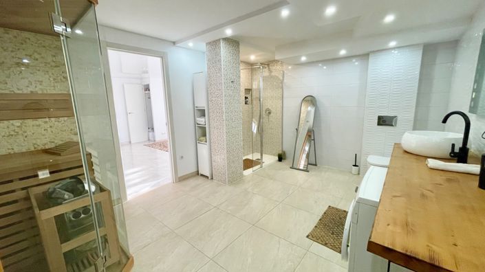 Image No.7-3 Bed Villa for sale