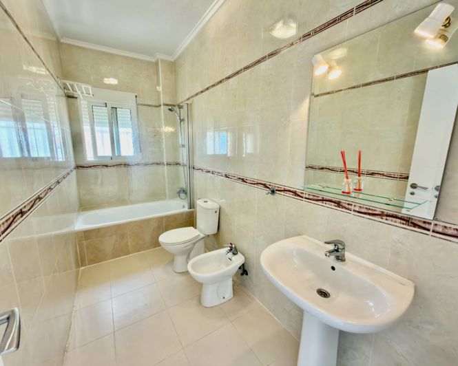 Image No.12-5 Bed Villa for sale