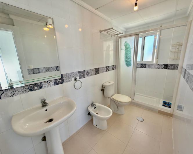 Image No.18-5 Bed Villa for sale