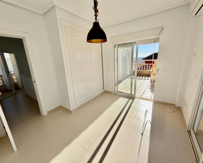 Image No.20-5 Bed Villa for sale