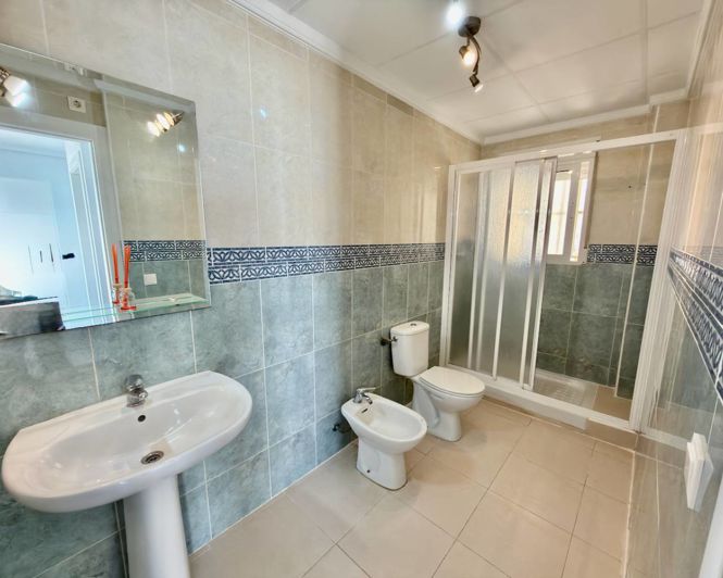 Image No.8-5 Bed Villa for sale