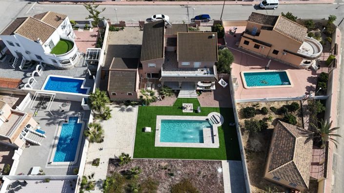 Image No.3-5 Bed Villa for sale