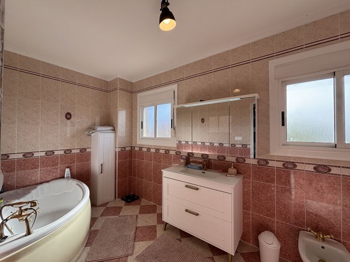 Image No.31-5 Bed Villa for sale