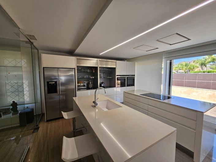 Image No.10-3 Bed Villa for sale