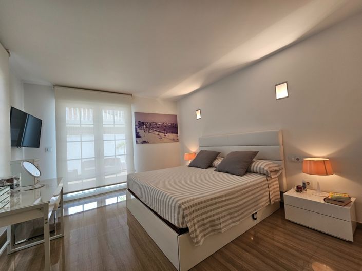 Image No.19-3 Bed Villa for sale