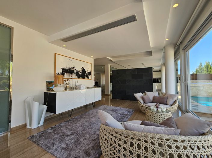 Image No.3-3 Bed Villa for sale